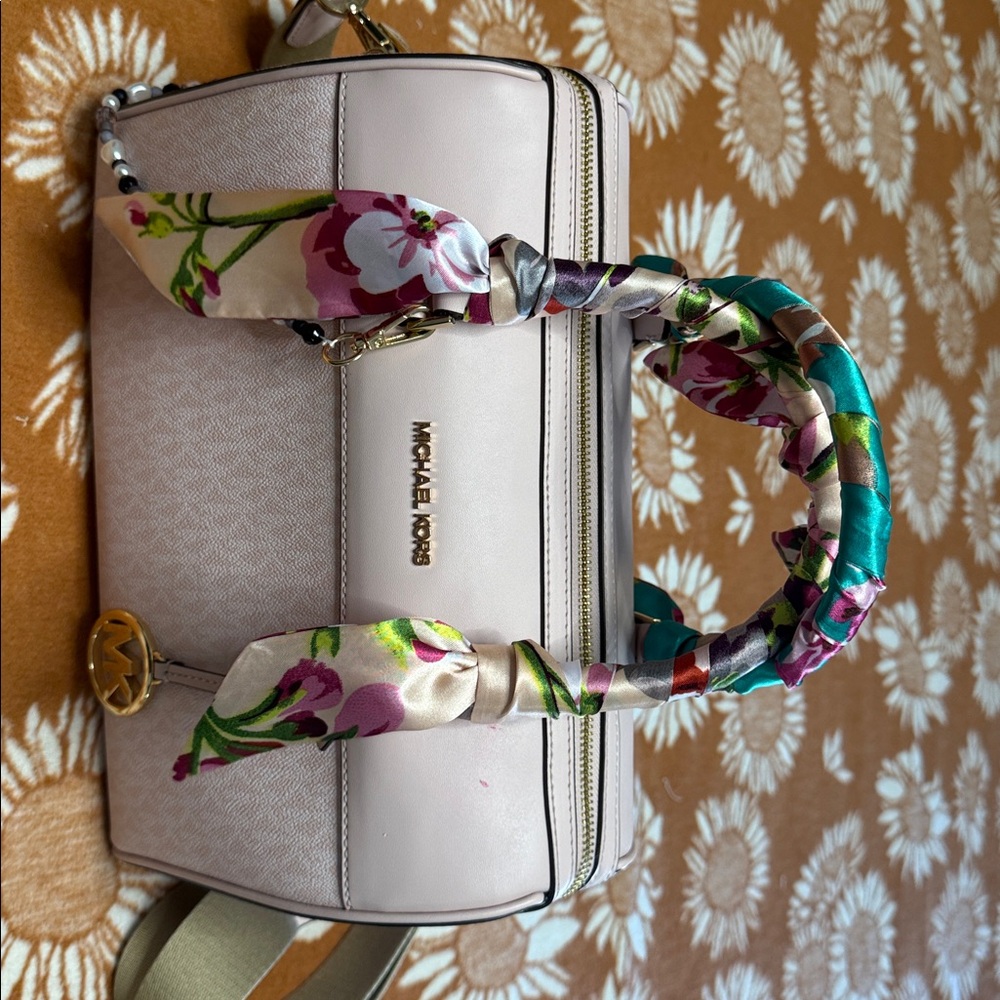 Michael Kors Blush Pink Satchel and Wallet - Picture 10 of 11
